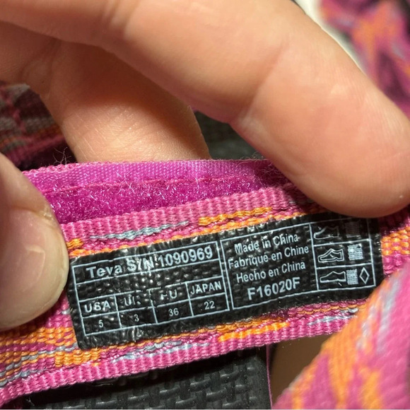 TEVA Women’s Midform Universal Sandals Diamond Festival Fuchsia Shoes Size 5 - Picture 9 of 10